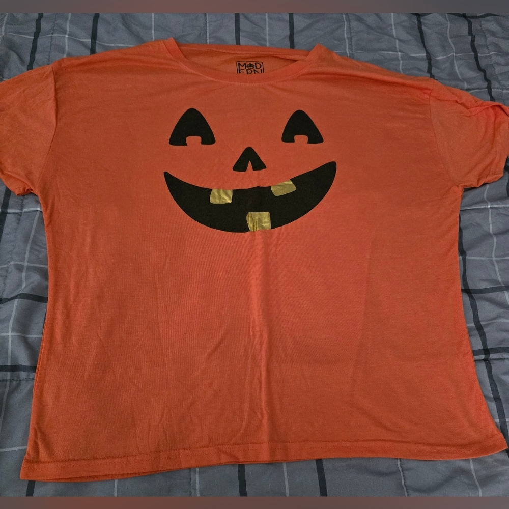 Modern Lux Women's t-shirt size XL, like New! Excellent condition! soft!